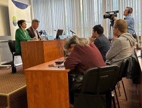 Przedstawiciele Urzędu prowadzący brefing prasowy