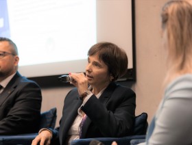 Pani Agnieszka Ajdyn - Dyrektor Urzędu Statystycznego w Warszwie w czasie wypowiedzi